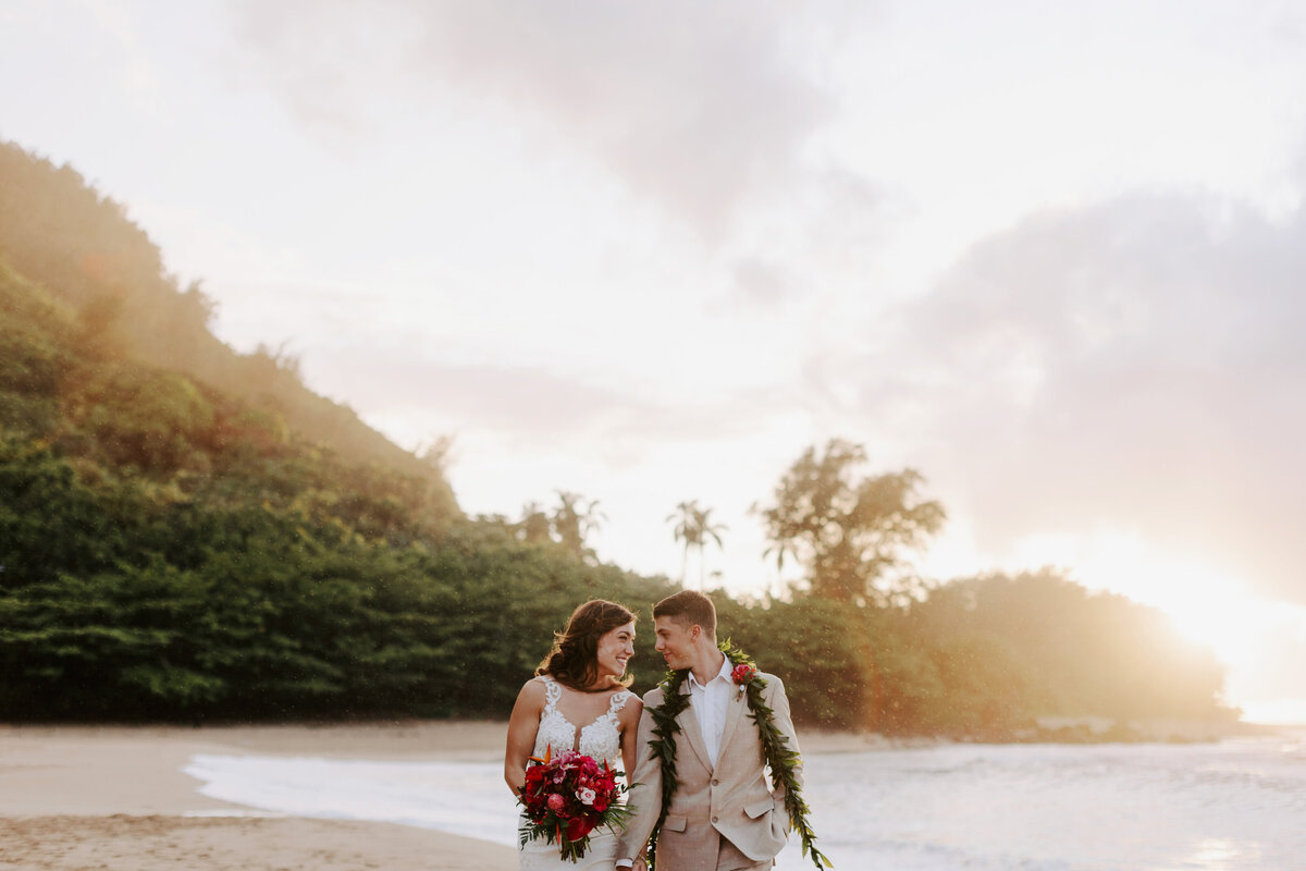 23.05.28_Lindsey and Nick_Kauai elopement_PREVIEWS _0041