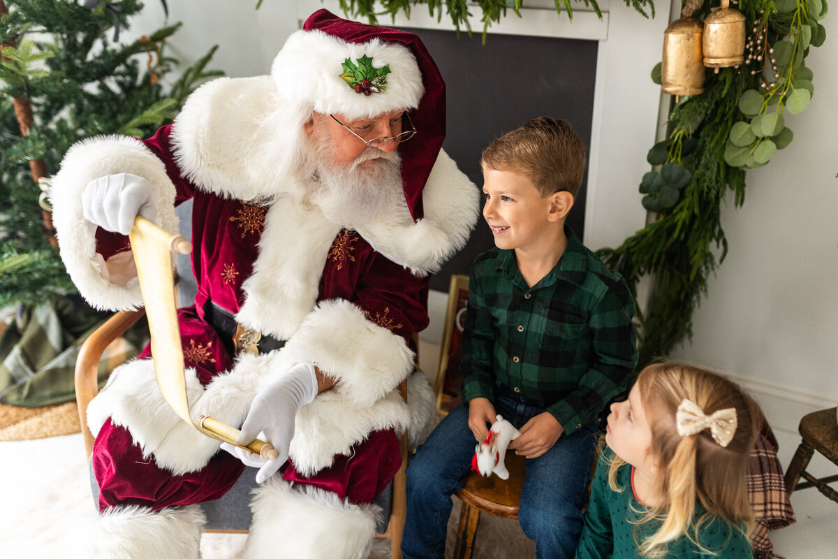 Reynolds_Santa_Session-10