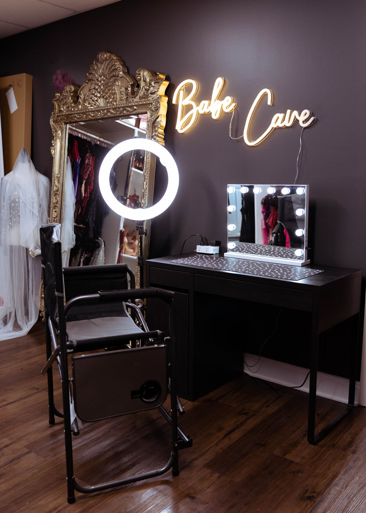 boudoir studio in elkridge md with makeup room