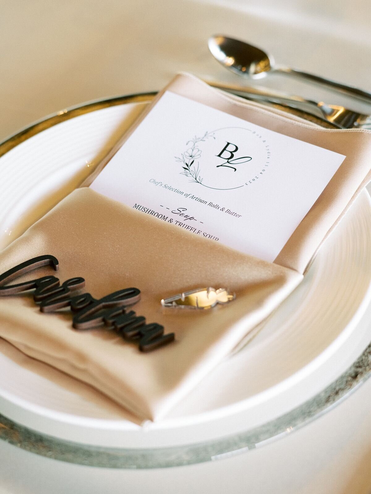 menu-with-beige-napkin