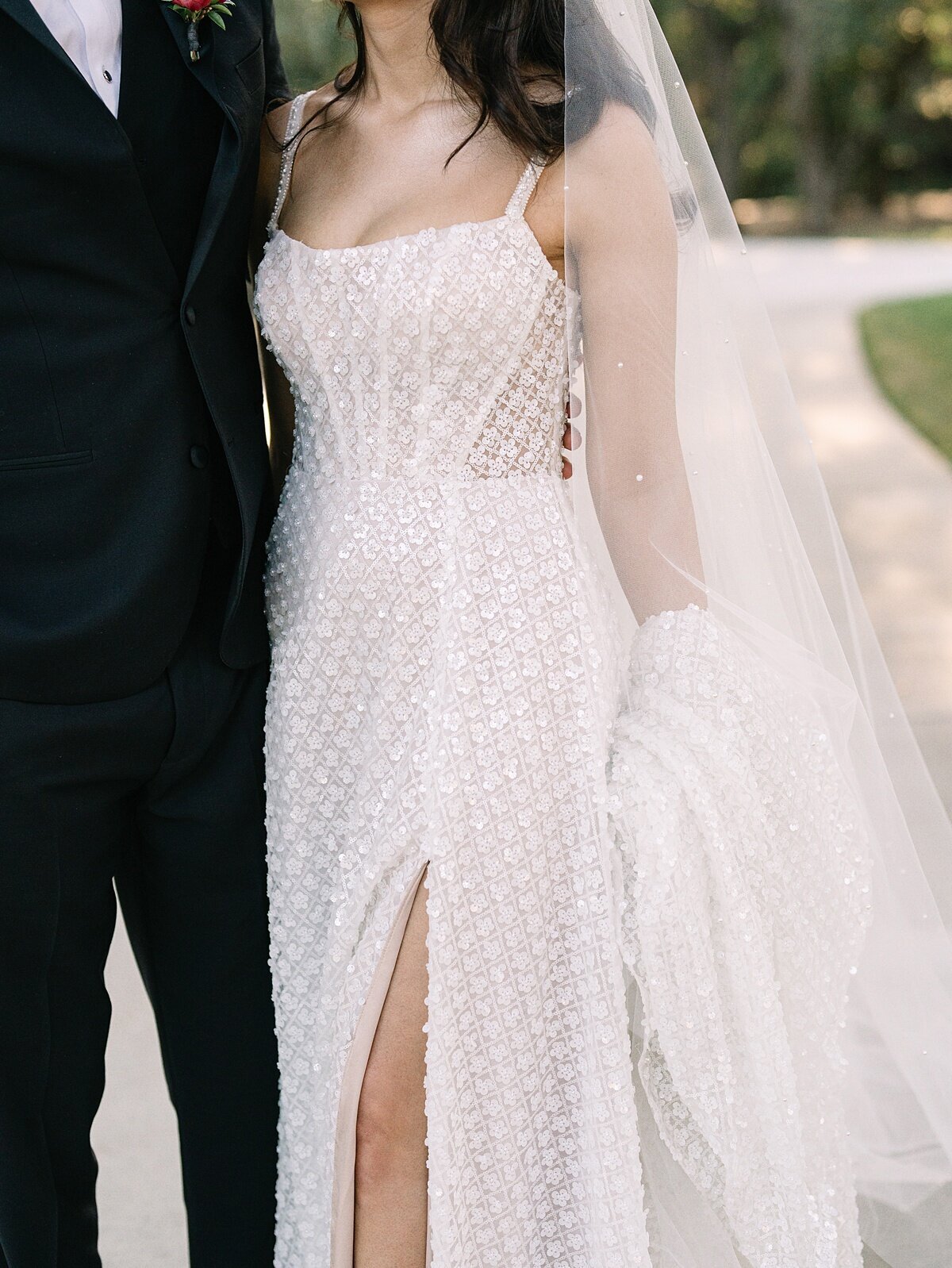 Chandelier- of-Gruene-San-Antonio-wedding_0041