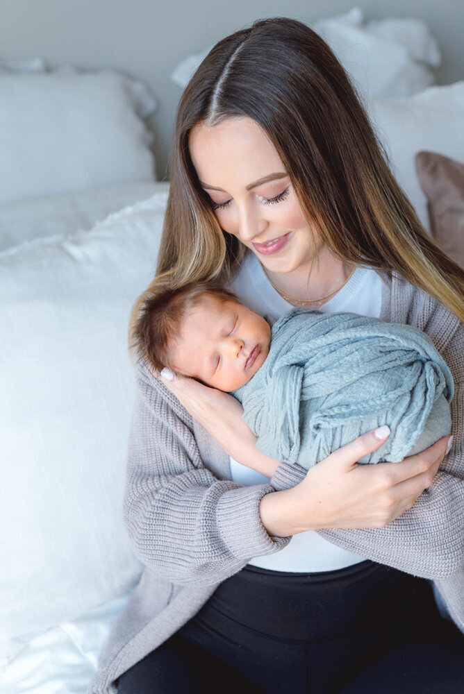 denver-newborn-in-home-mom-son-snuggle