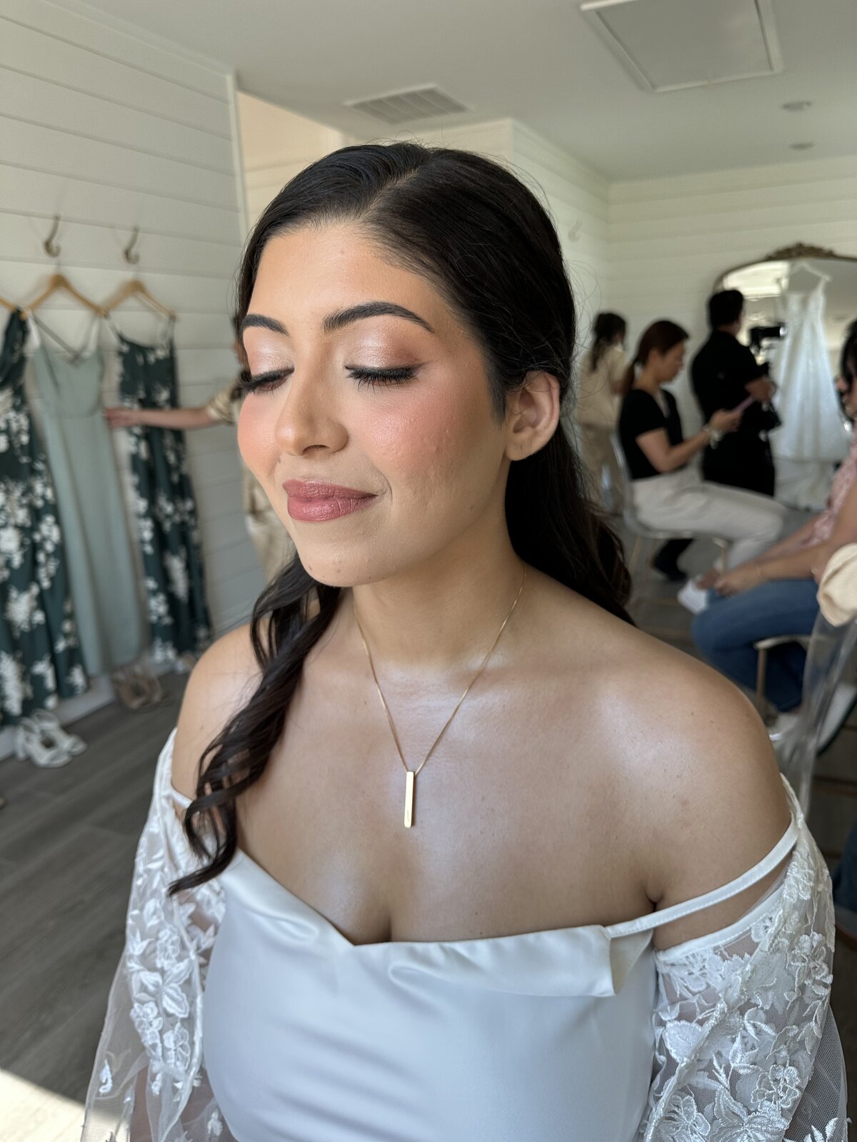Lilly Bridal Artistry - Wedding-Hair-and-Wedding-Makeup 16