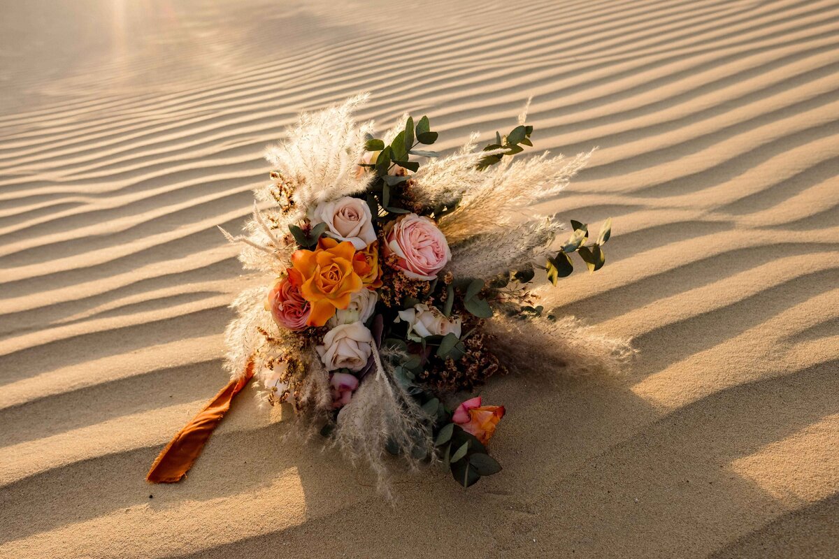 rock-your-event-wedding-styling-planner-designer-dubai-UAE-sand-dunes-elopement