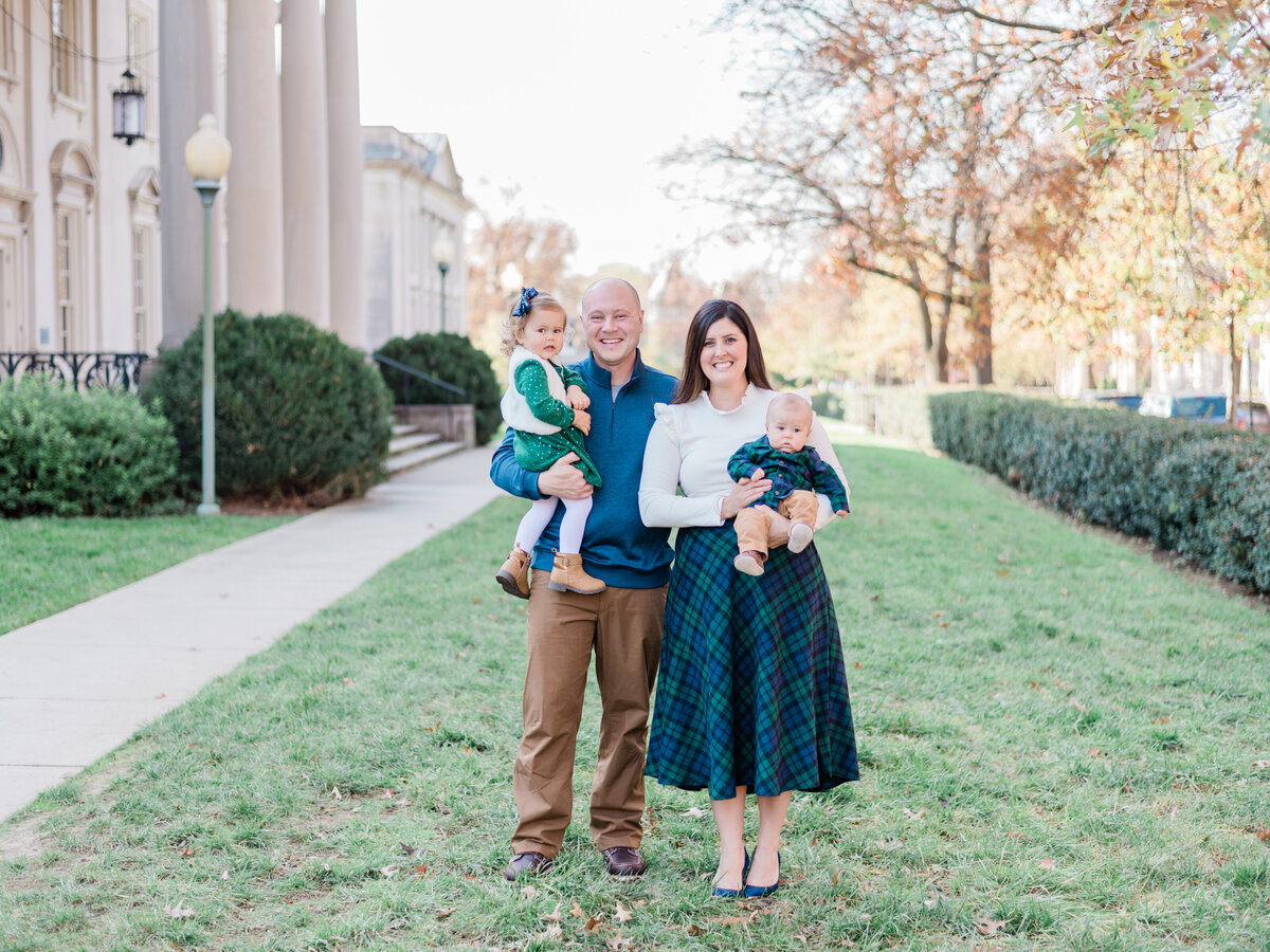 family christmas card at vmfa in Richmond Virginia by Jacqueline aimee portraits