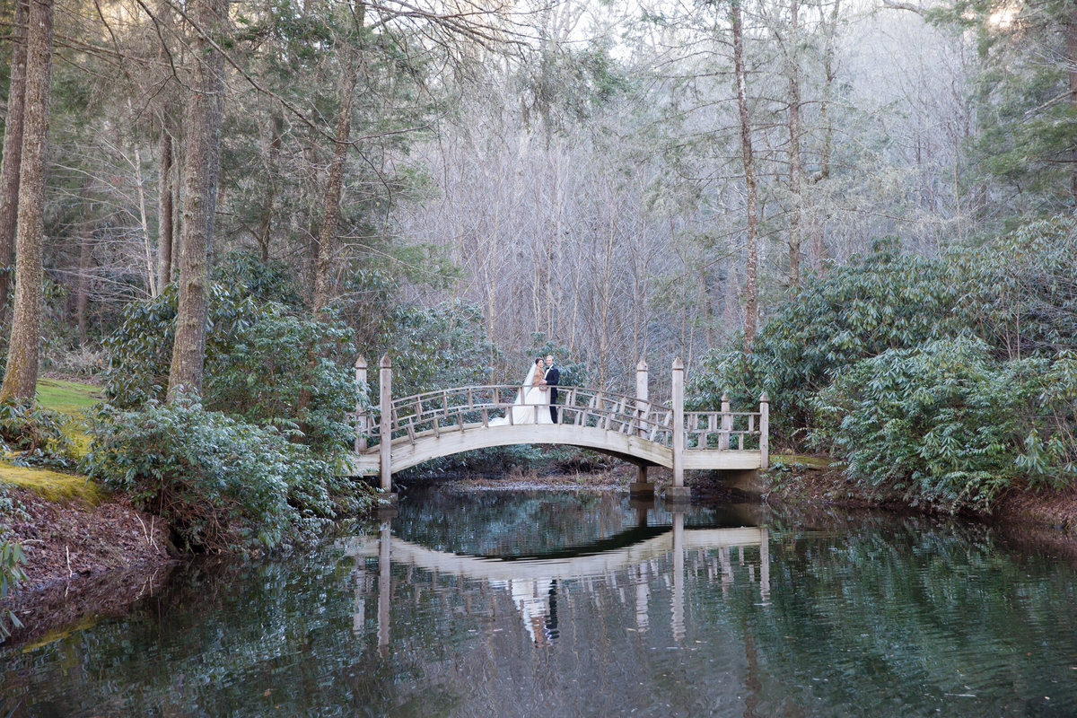 0032_Old-Edwards-Inn-Highlands-NC-Winter-Wedding