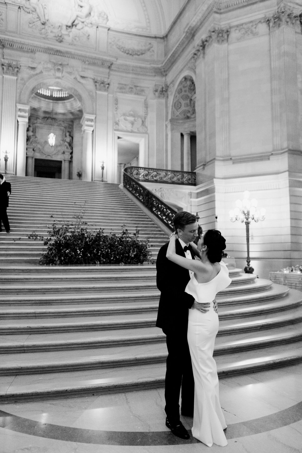 San-Francisco-City-Hall-Wedding-Nicole-Blumberg-Photography_0117