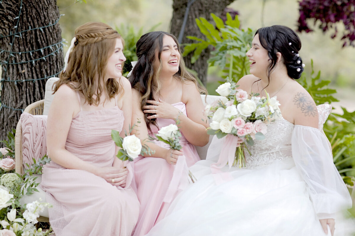 bridemaids-pink wedding-robin rogers photography-oaks at heavenly-hill country bridal stylists