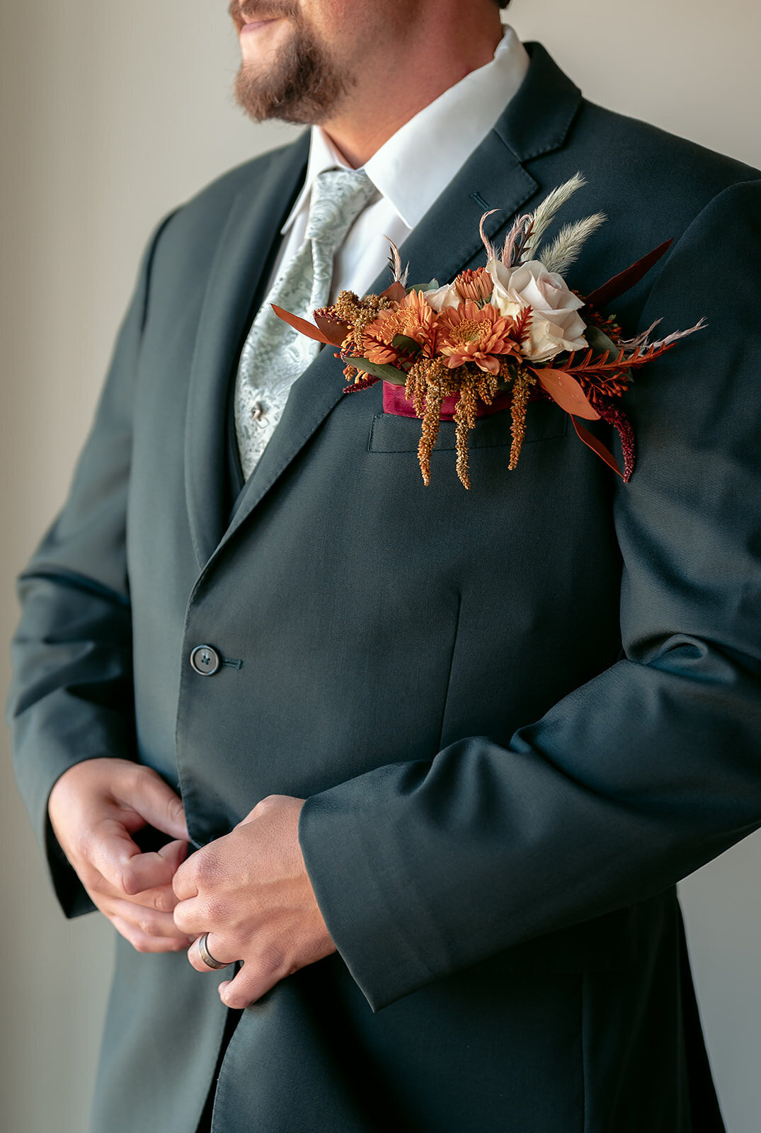 DAHLINWEDDING_GettingReadyGroom_0356_websize