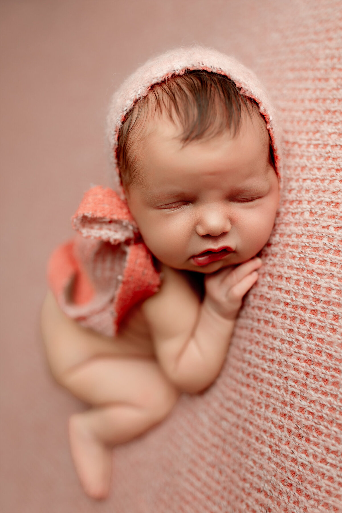 NWA newborn photographer, newborn portraits NW Arkansas newborn photographer near me, professional newborn photos