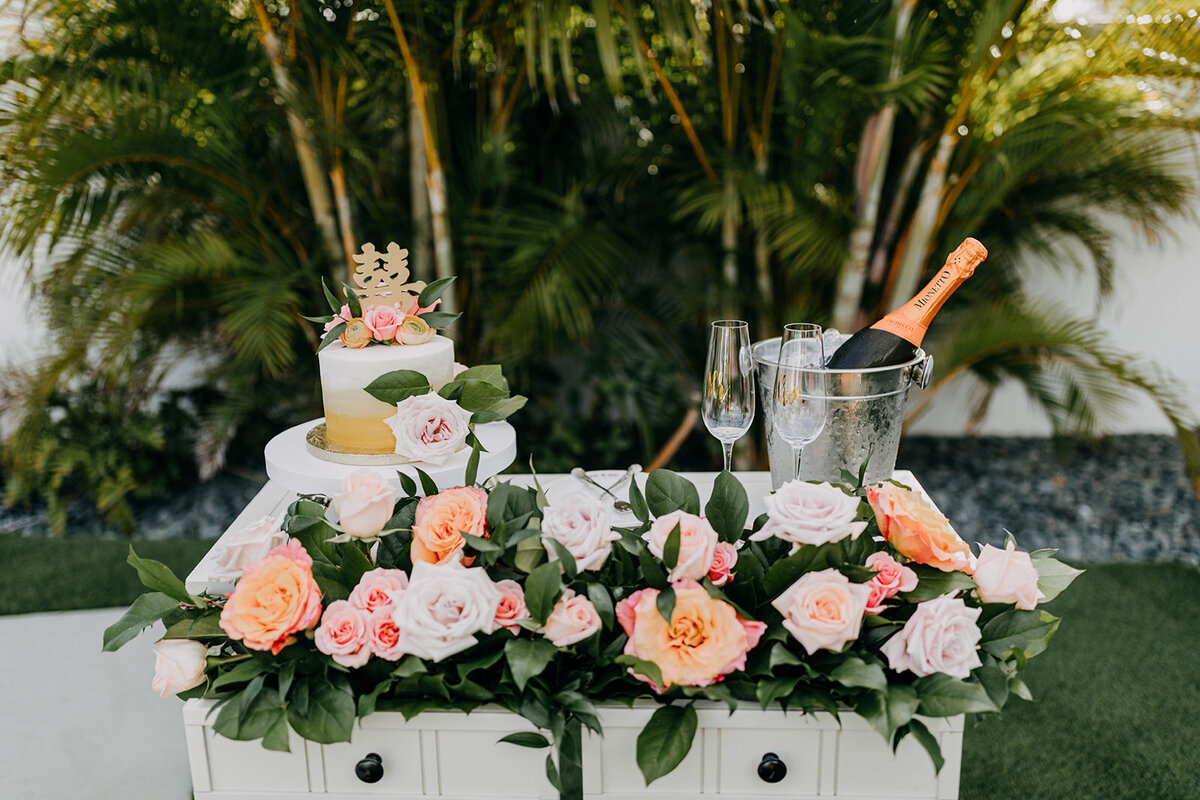 amber-mcwhorter-photography-florida-beach-elopement-chantilly-chic-celebrations-2