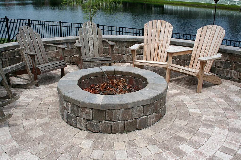 Paver patio and outdoor fire pit Jacksonville
