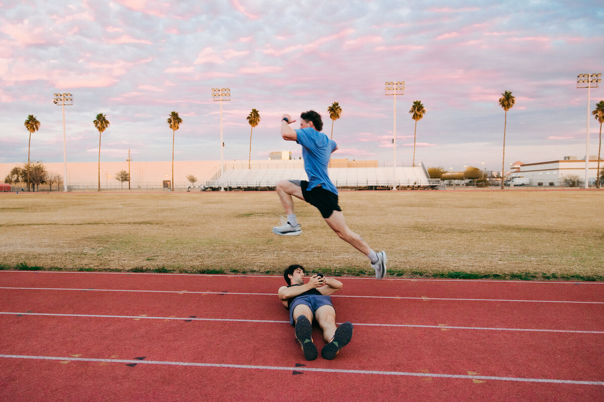 Video showcasing advanced features of running shoes, such as cushioning, grip, and durability, for performance-driven athletes.