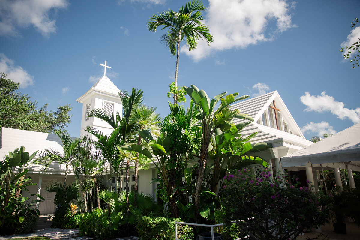 EboniRobyn-Wedding-SkyeRobert-LyfordCay-NewProvidence-TheBahamas-GettingReady-63