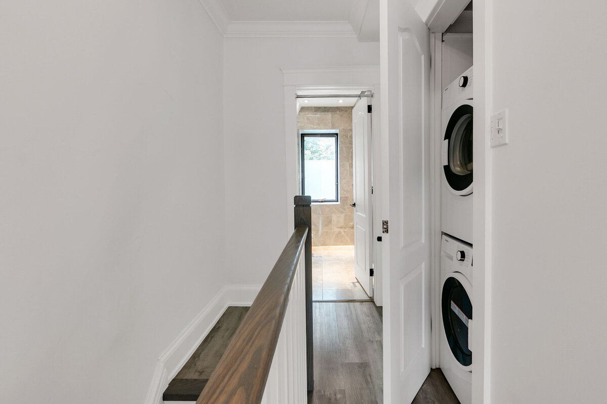 28-web-or-mls-59_001_Laundry Room