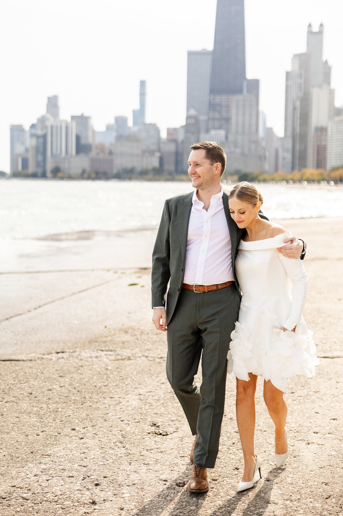intimate-chicago-elopement-wedding-hoxton-hotel-photos-31
