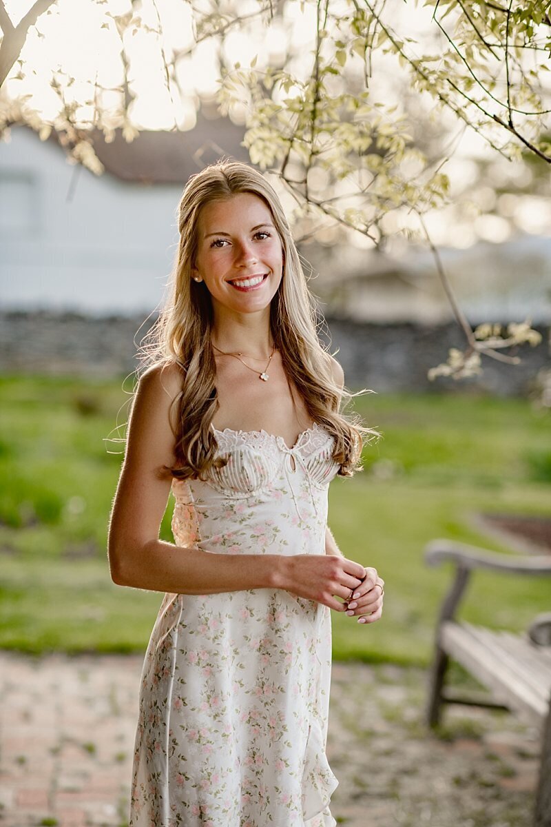 teen-girl-smiling-in-Maryland