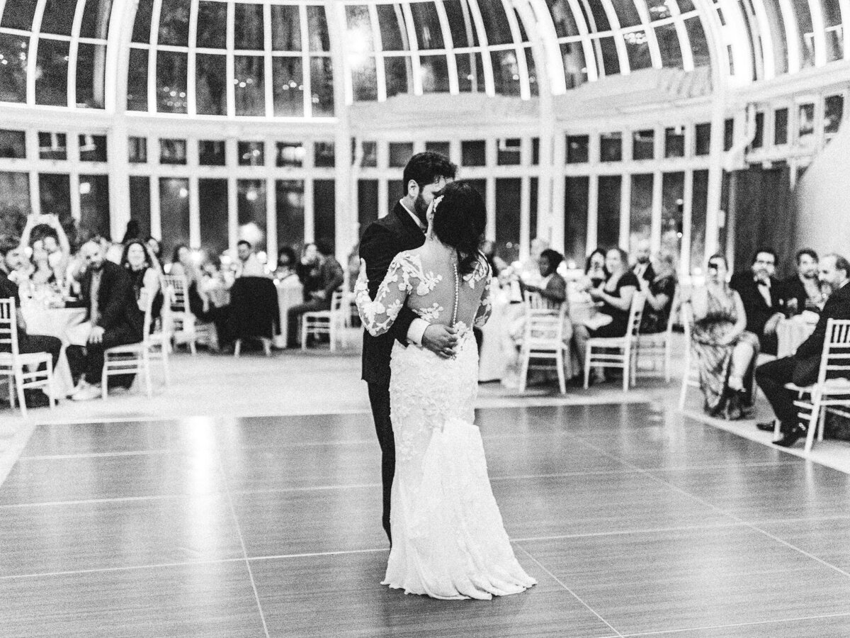 Rachel&Carlos-Fine-Art-Film-Wedding-Photographer-Brooklyn-Botanical-Garden-24
