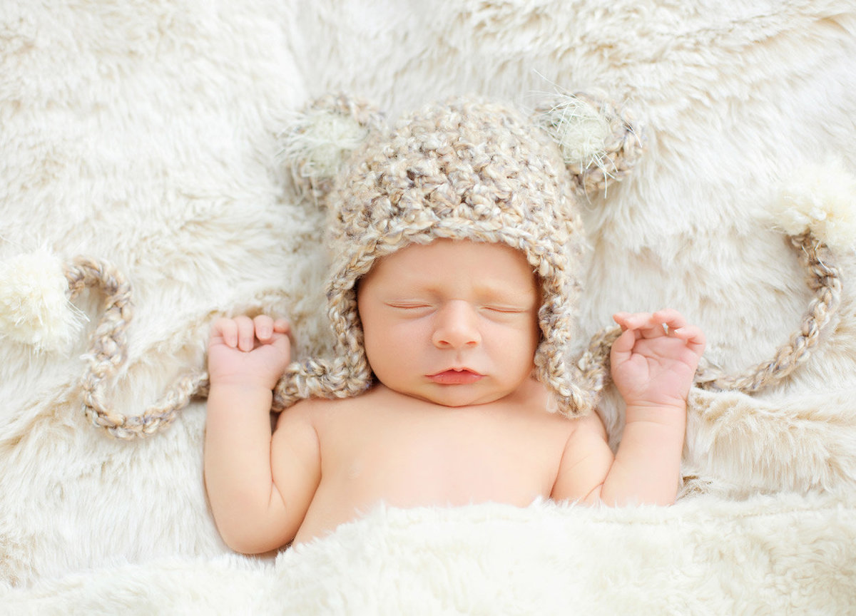 newborns in hats391