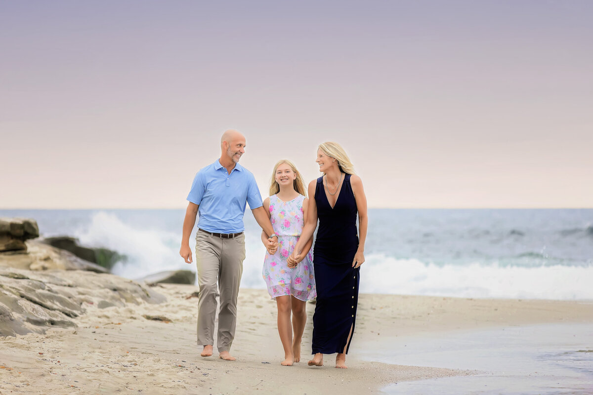 parents-walking-with-teen-daighter-asilomar-beach-photoshoot