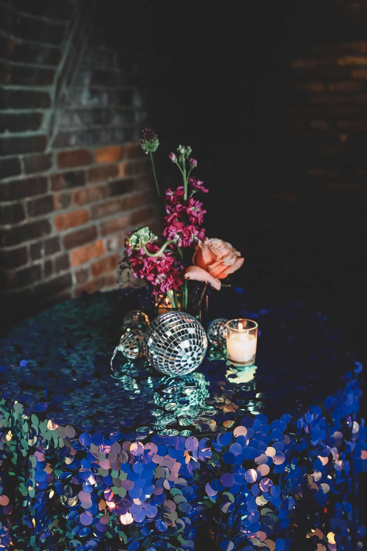 jaclyn-fisher-events-planning-colorful-summer-garden-wedding-in-nyc-152