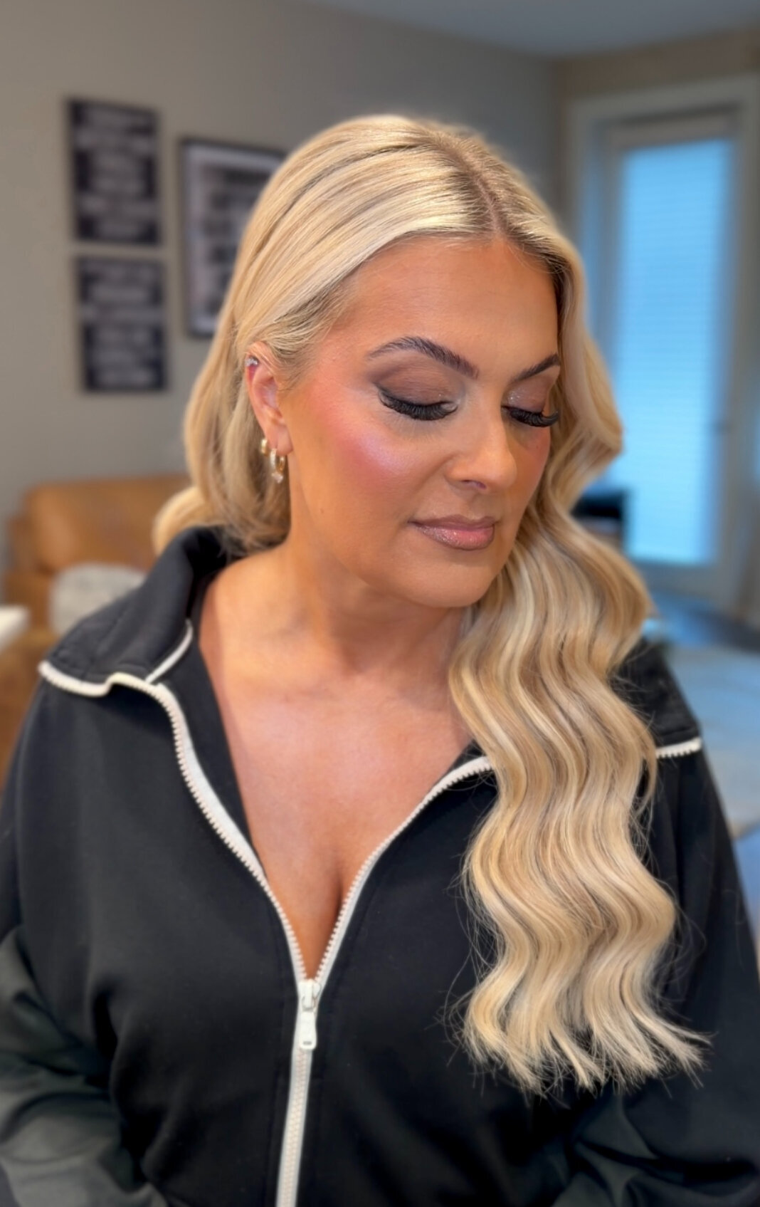 traveling hair and makeup artist, Nashville makeup artist, bronze full glam makeup for tan skin