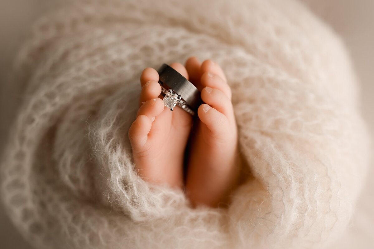 los-angeles-newborn-photographer-details-01