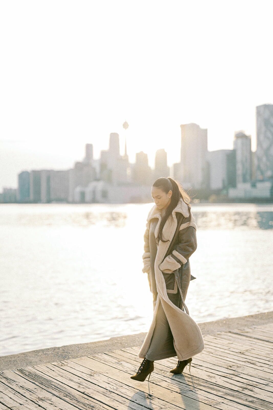E11-Engagement-photo-shoot-in-Downtown-Toronto-Maria-and-DeVon-2025-04-14-2500px-1074