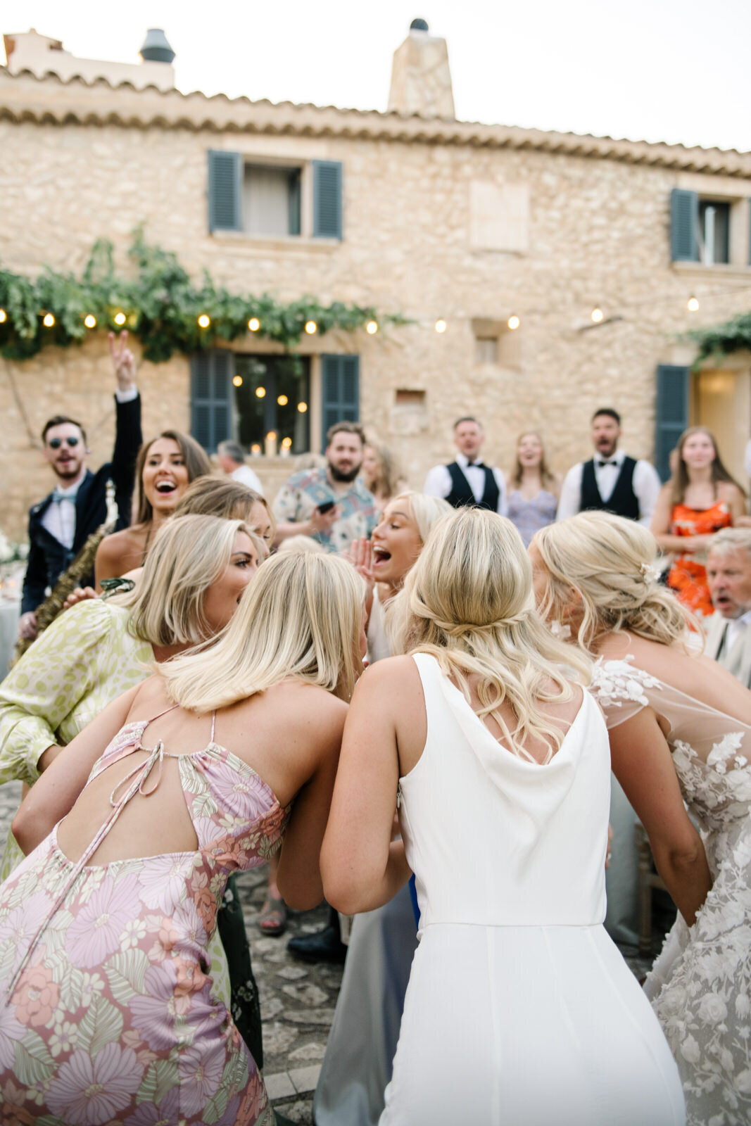 Finca Serena Mallorca Destination Wedding Photographer Maria Hibbs-326