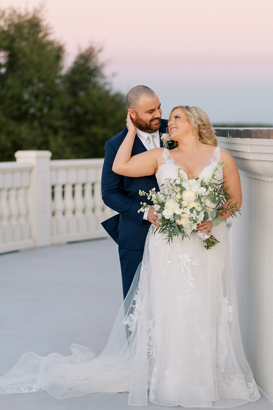 miranda-rose-photo-whitehurst-gallery-elopement-venue-chantilly-chic-celebrations-14