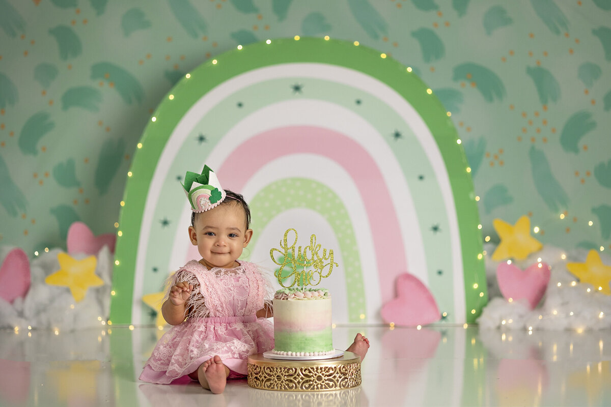 columbus-and-dayton-ohio-cake-smash-photographer-pink-green-lucky-one-first-birthday-beavercreek-grove-city-dublin-marysville-tipp-city-centerville-bellbrook-hilliard-westerville-amanda-estep-photography