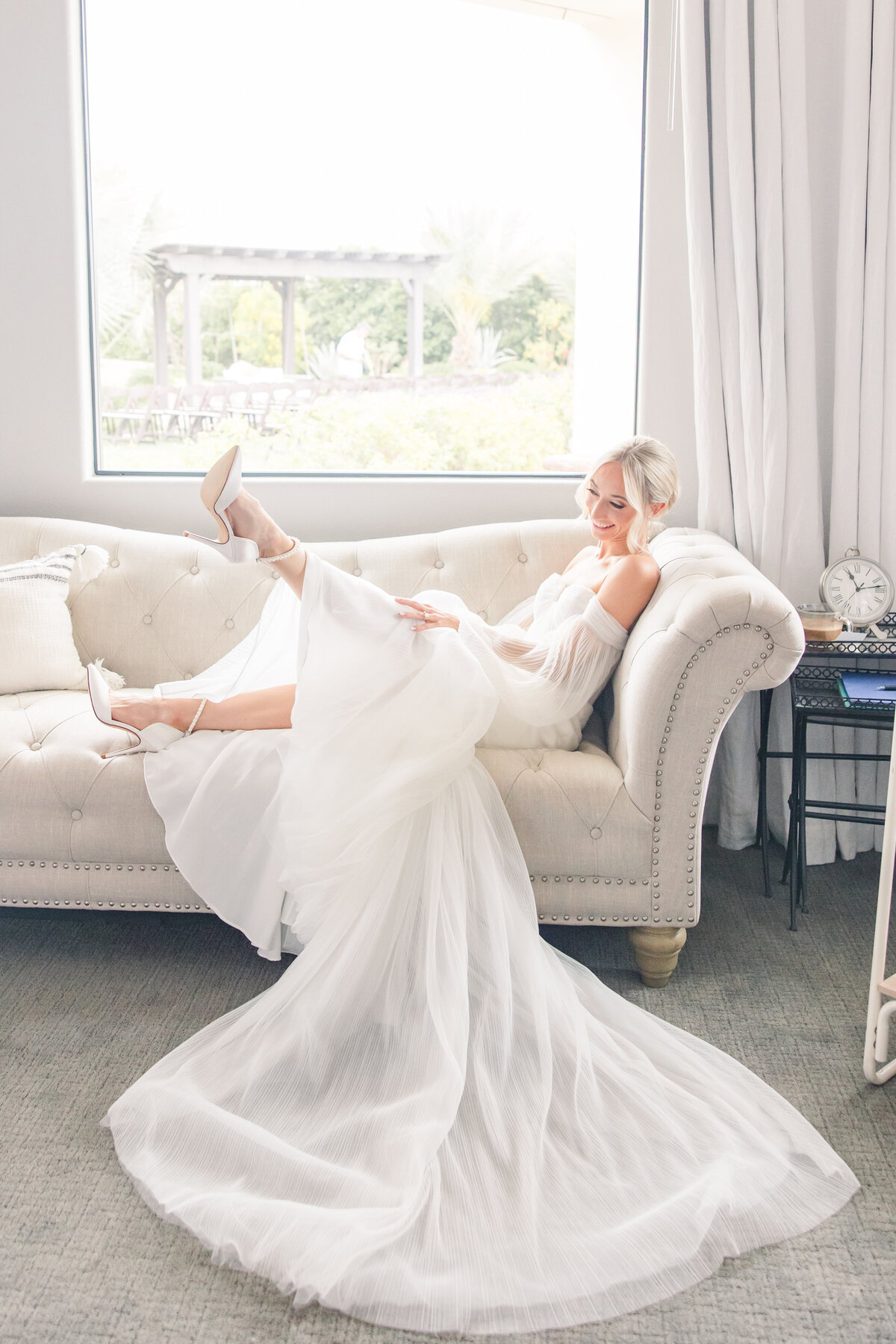 The Estate at Via Las Palmas Palm Springs Light and airy spring wedding southern california wedding venue luxury photography-83