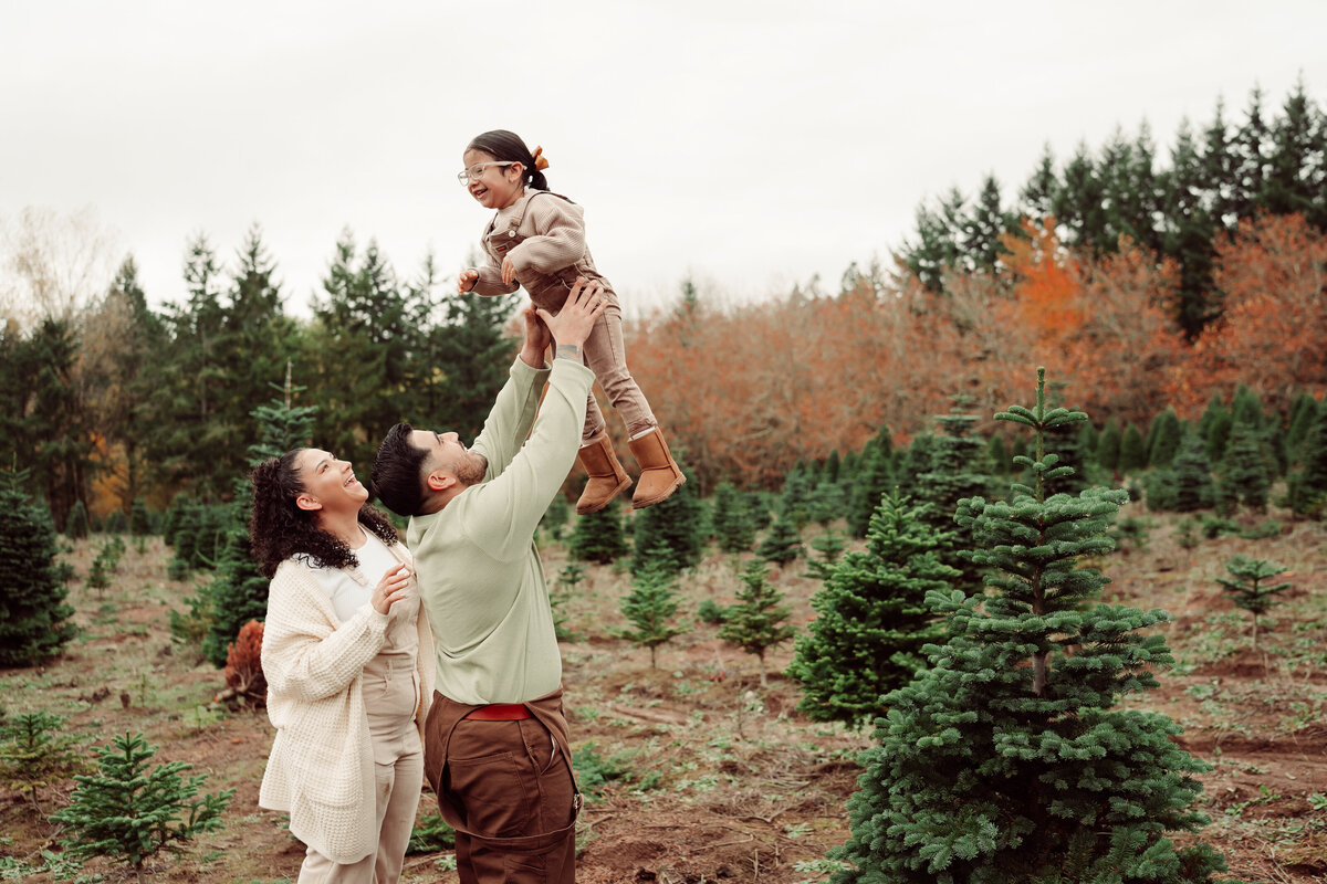 Portland-Christmas-Tree-Farm-Mini-Sessions-026