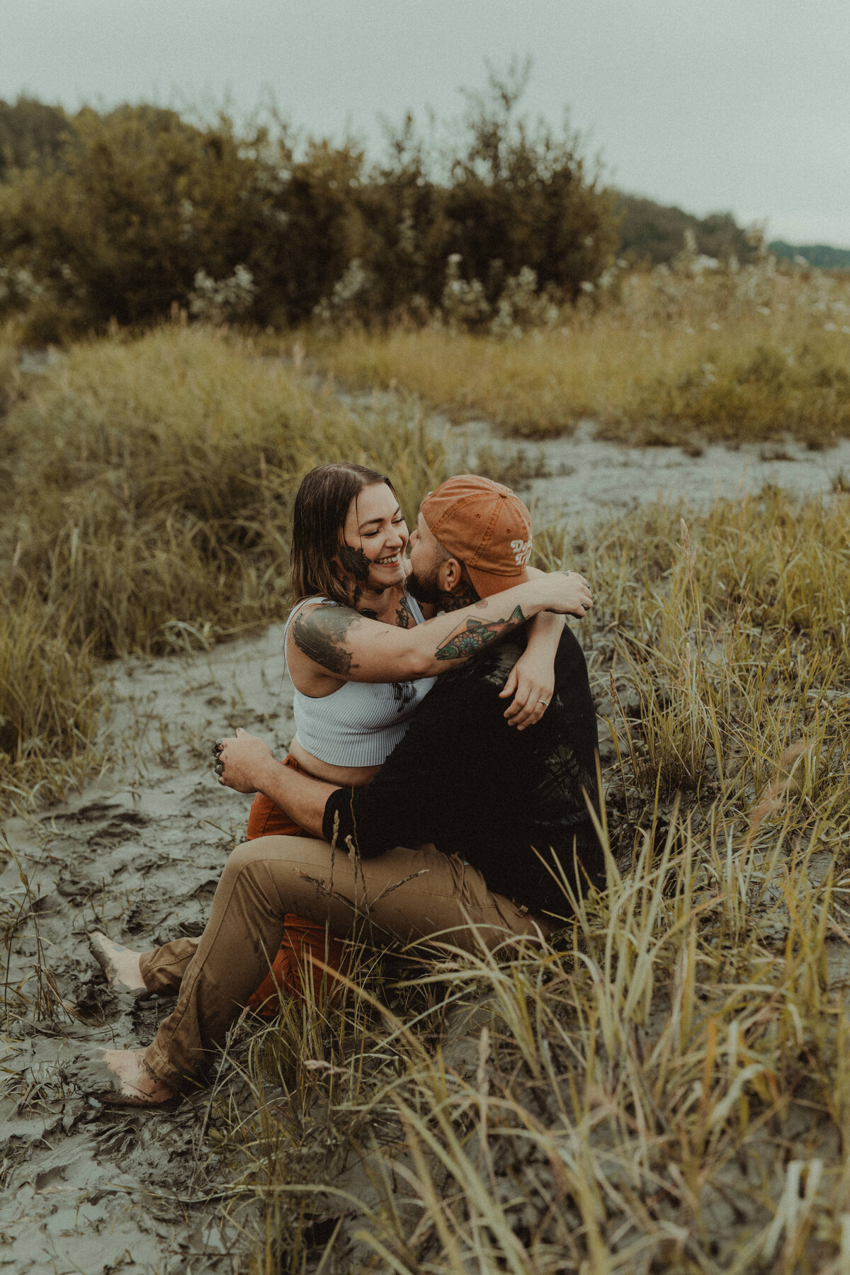 couples photos at cottonwood creek