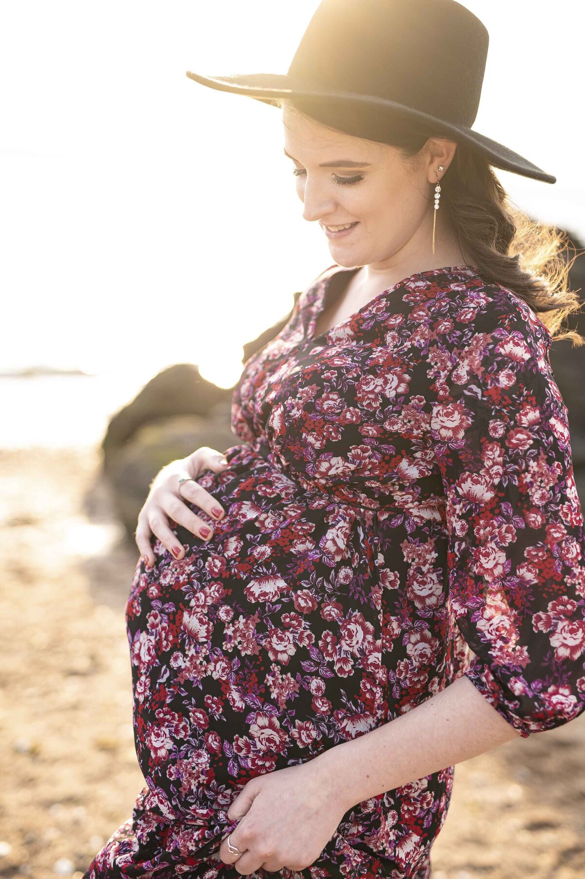 Norman & Devon’s CT coastal maternity session photographed by Schwalbs Photography