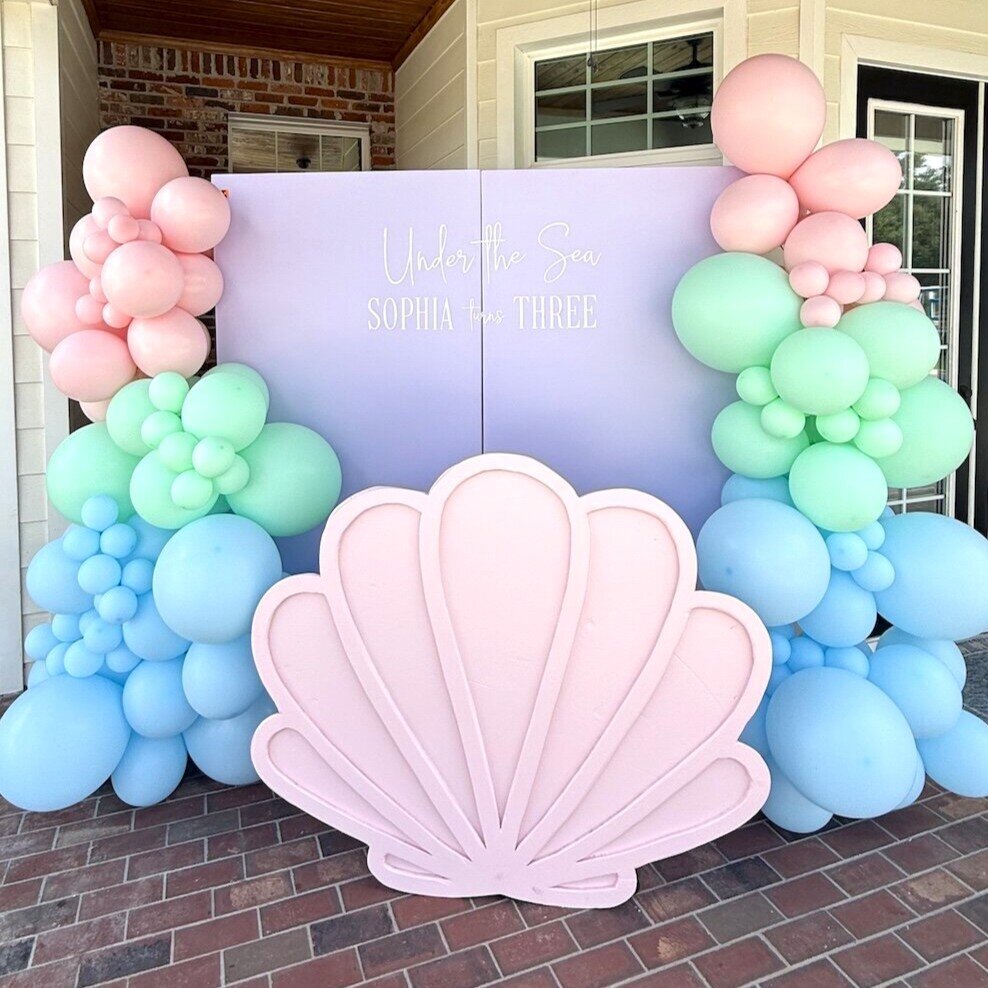 Fort Meyers Under the Sea birthday party balloons and backdrop