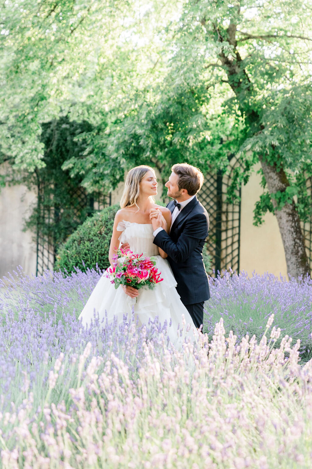 chateau-martinay-wedding-bride-groom