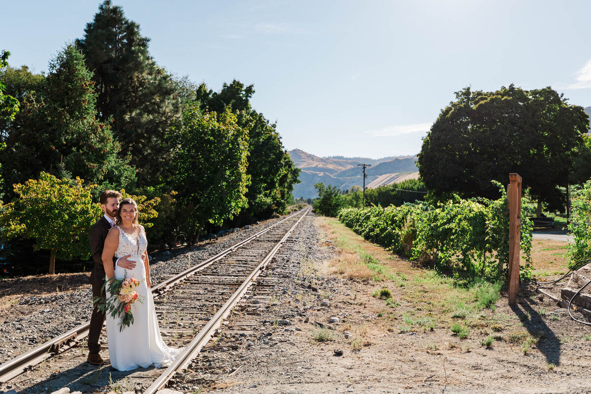 Rio-Vista-Winery-Wedding-Chelan-WA-37