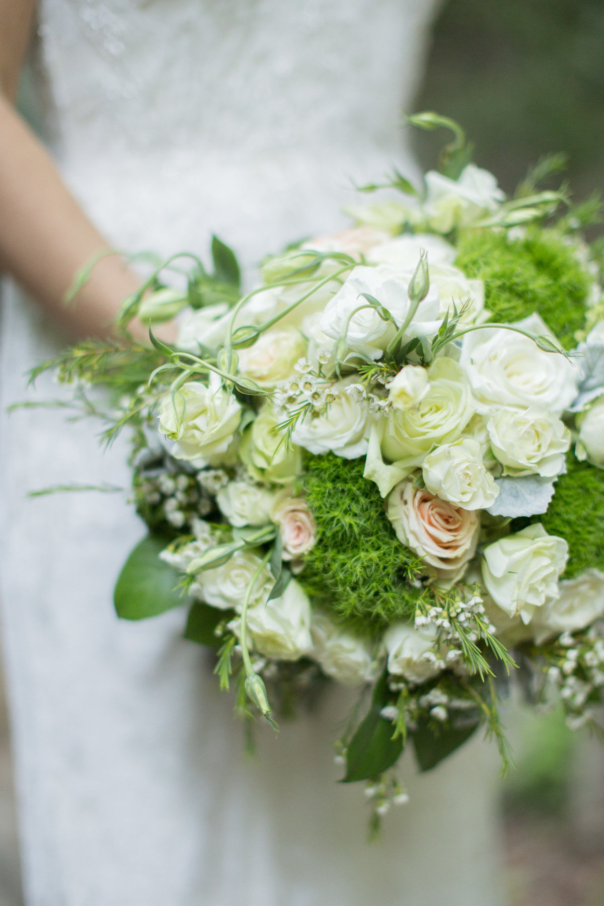 Elopement bridal bouquet ideas by destination elopement photographer Rebecca Cerasani