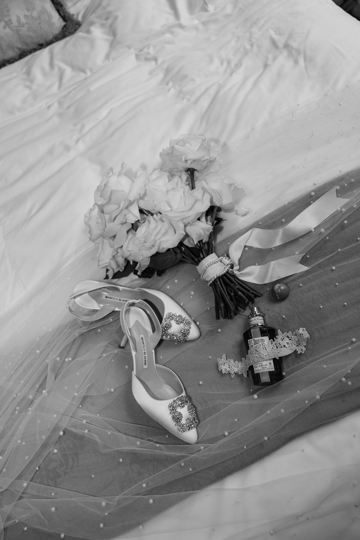 modern-bride-details