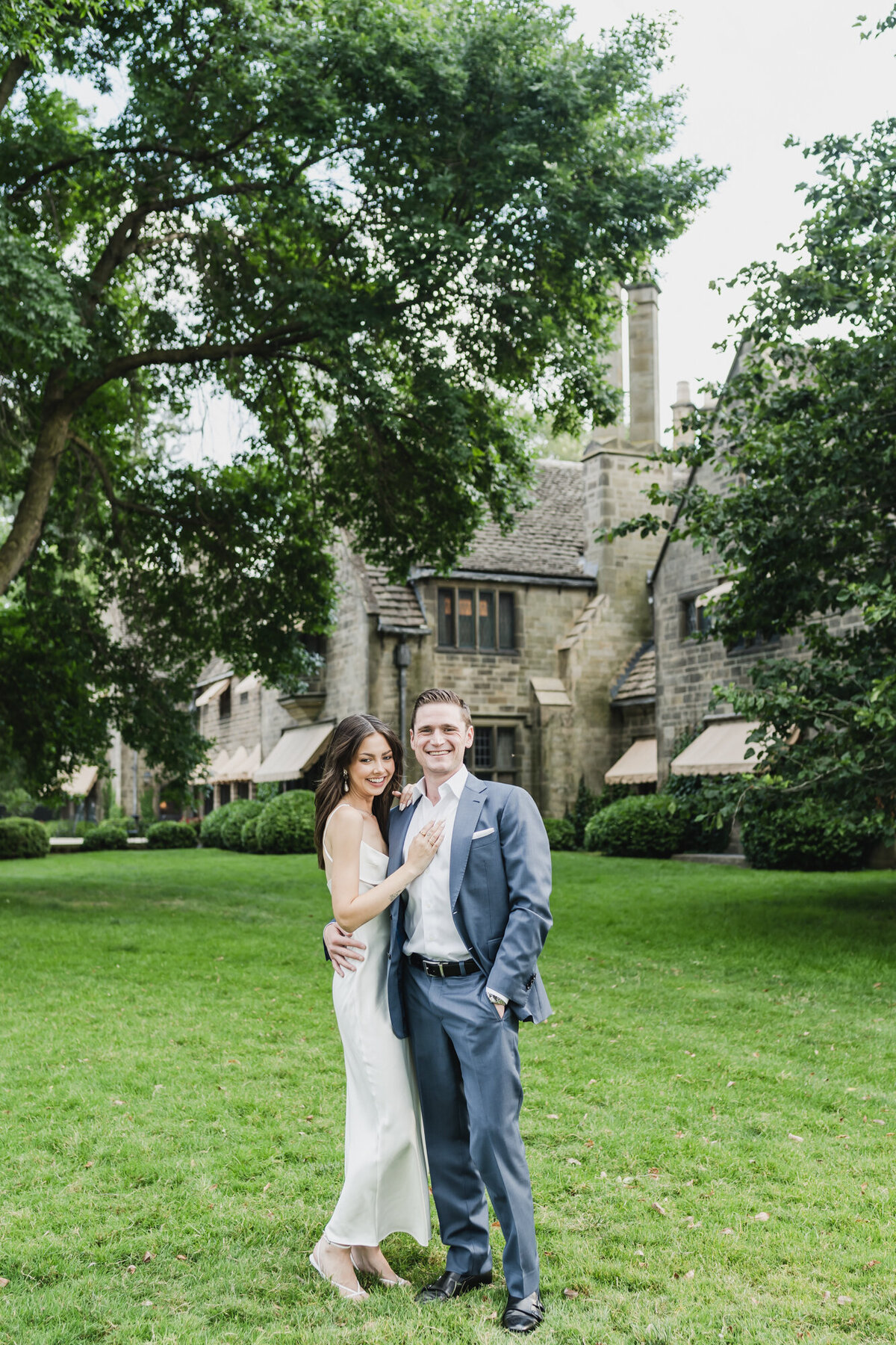 SUMMER FORD HOUSE ENGAGEMENT PHOTOS IN GROSSE POINTE, MICHIGAN PROVIDED BY KARI DAWSON4