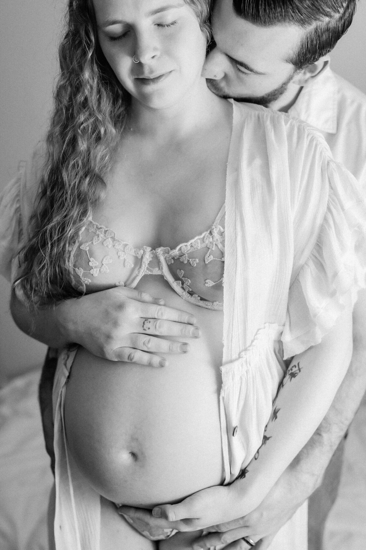 intimate-maternity-boudoir-session-86