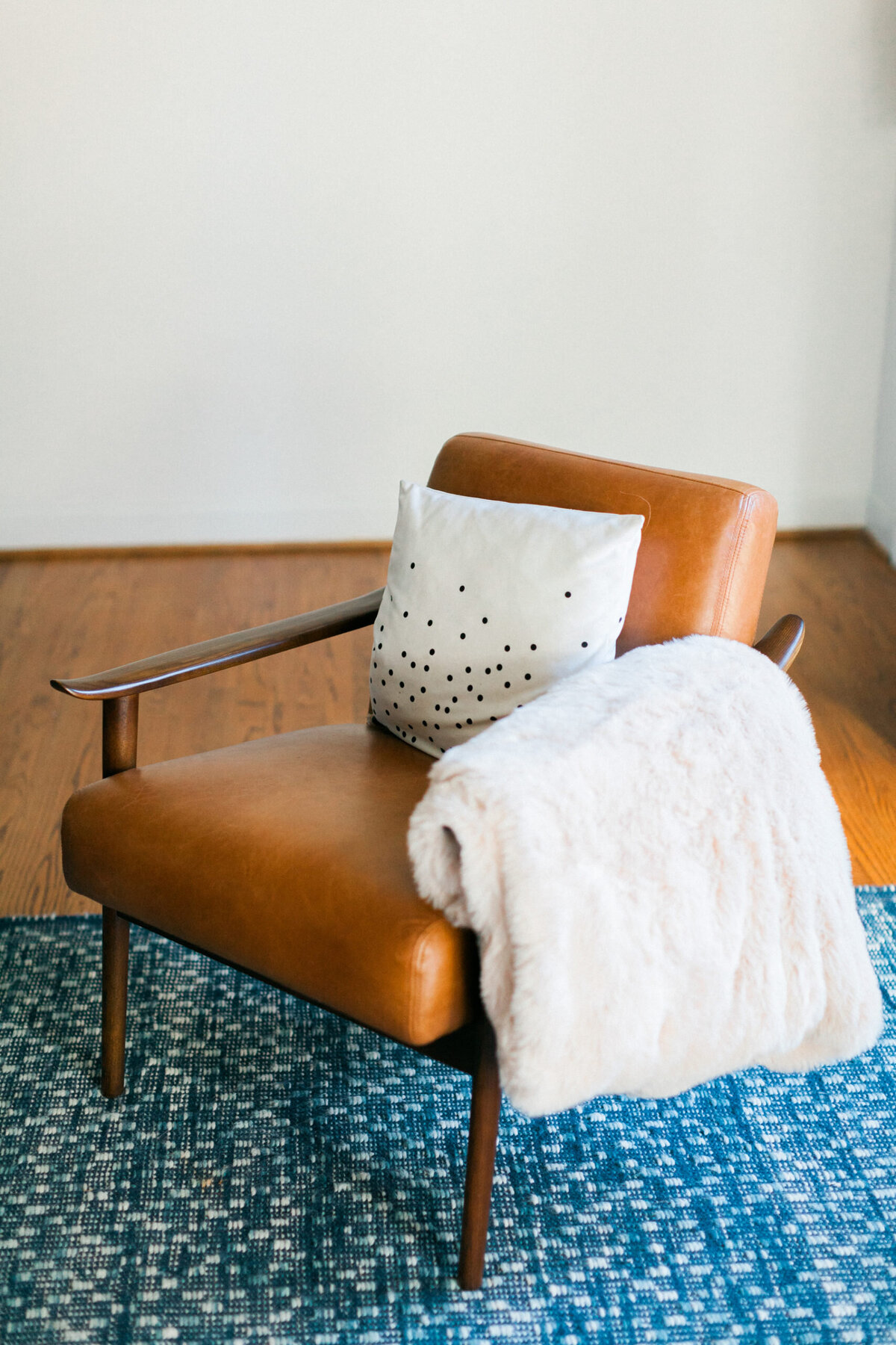 Classic-Blue_Social-Squares_Styled-Stock_01029-scaled