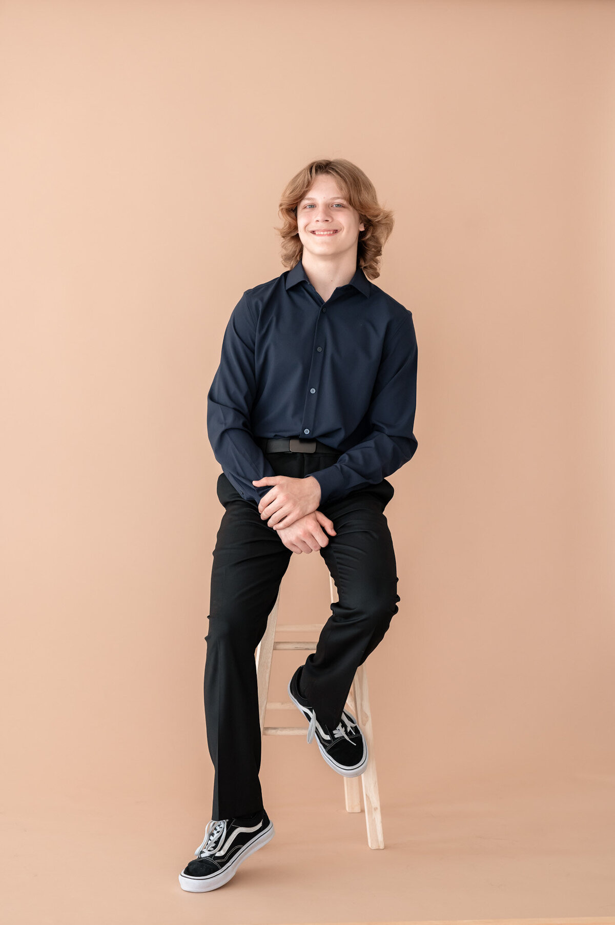 emmiclaire-photography-grad-session-anastasia-jax-mini-studio