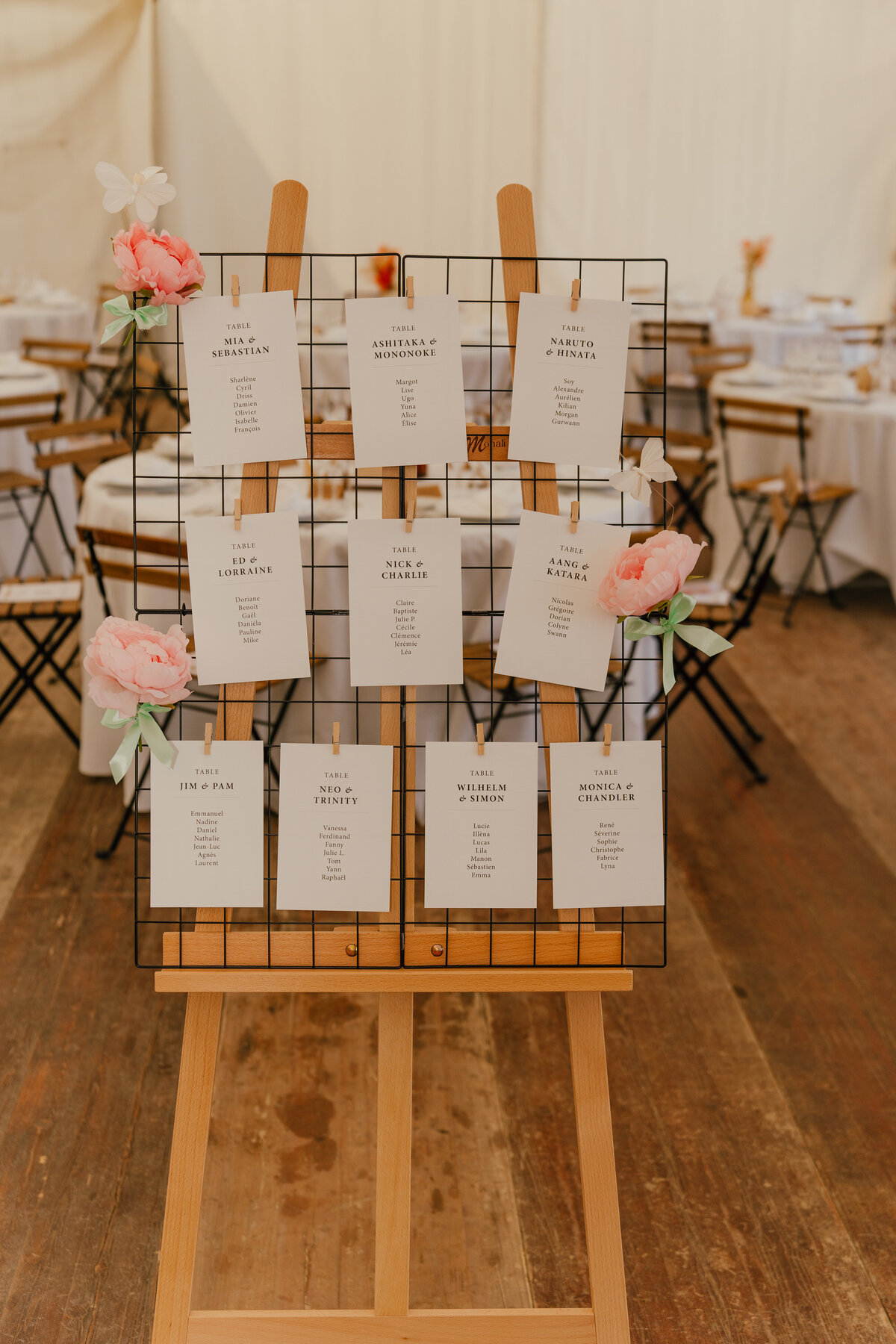 wedding photographer burgundy table plan