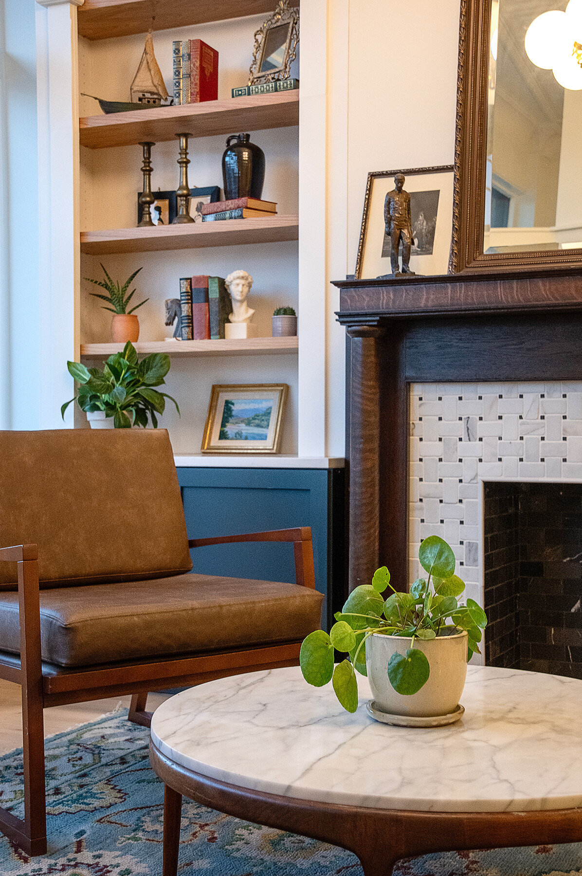 coffee-shop-interior-details-vintage-design