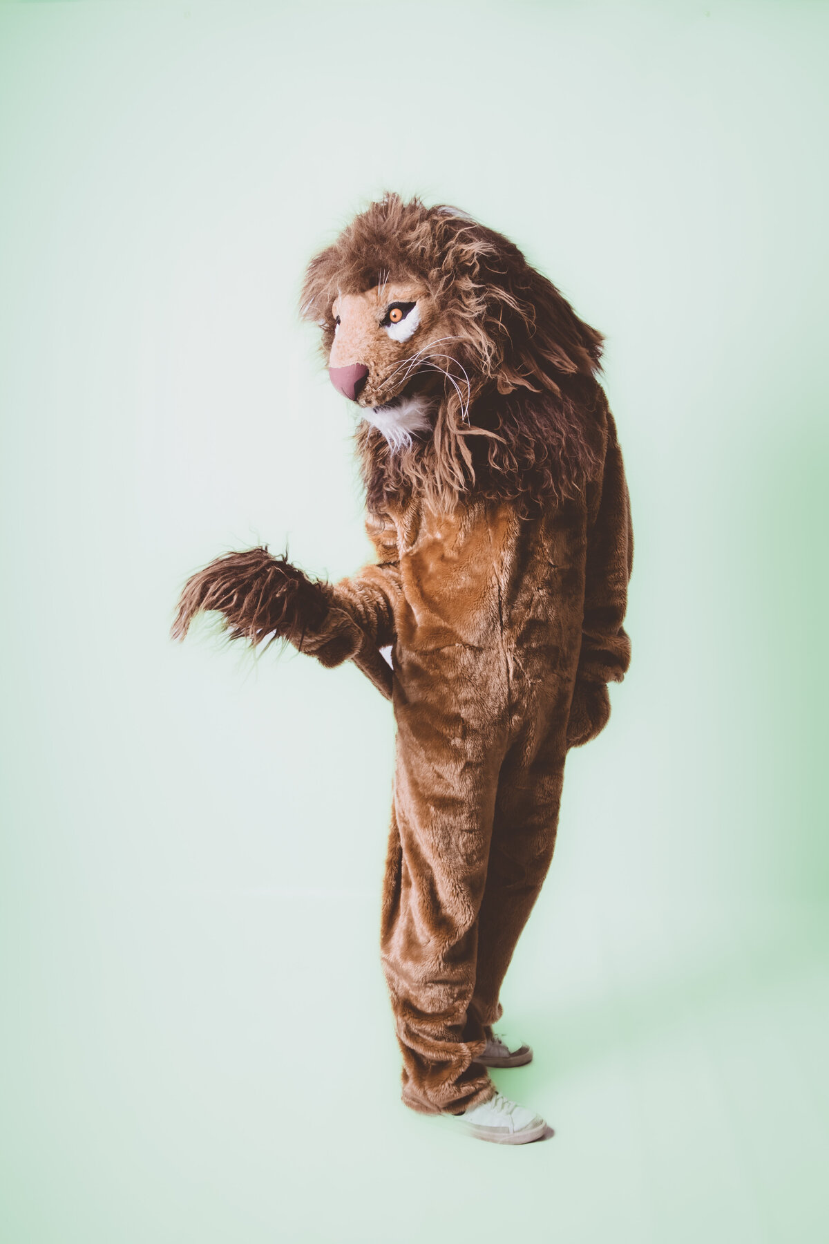Leo-054