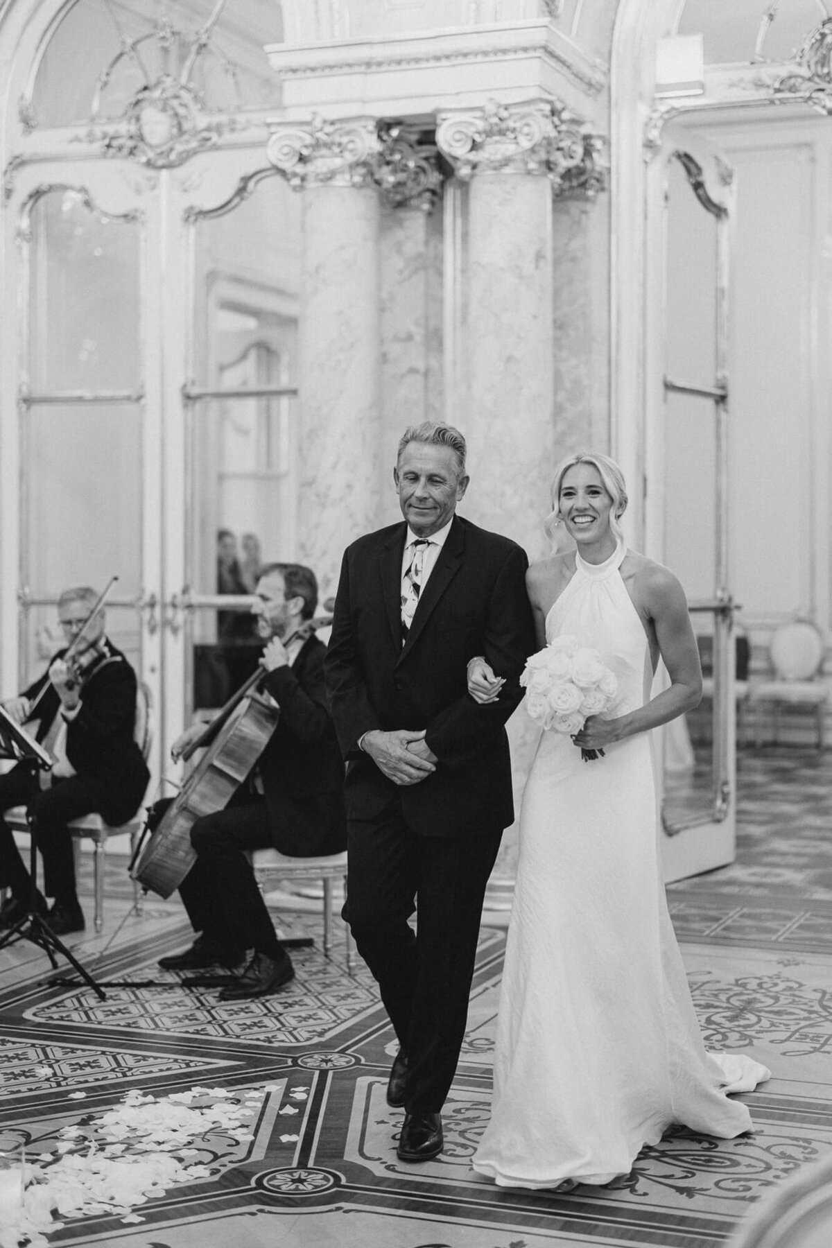 intimate-wedding-vienna-palais-coburg-nfl-player-23