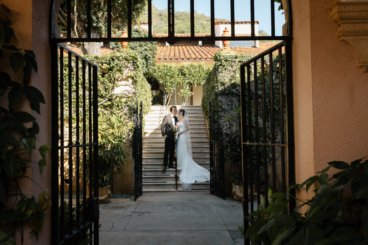 Hawaii-Honolulu-Destination-Wedding-Kualoa-Ranch-Paliku-Photographer-Oahu-Maui-Kona-8024