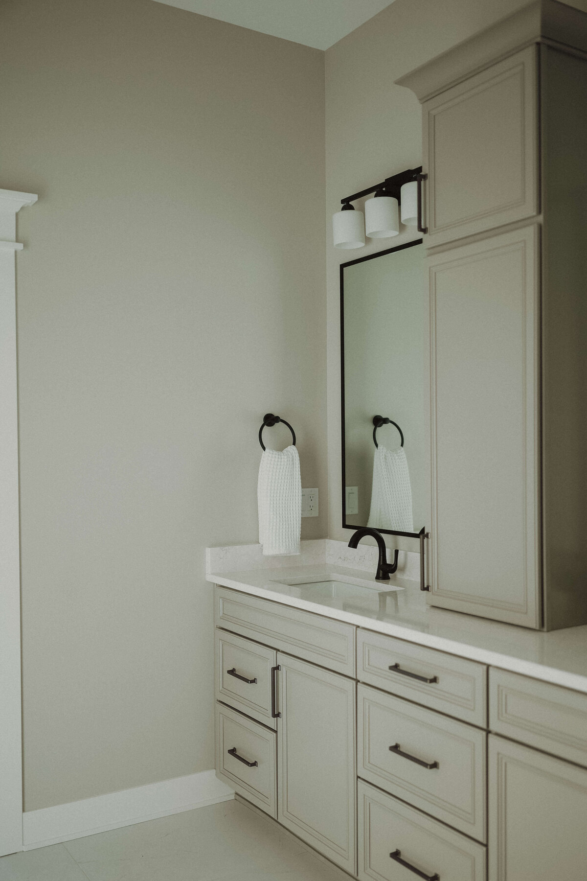 2425-Bathroom-Linden-Central-Iowa-Custom-Home-JRL-Builders-3F1A1668